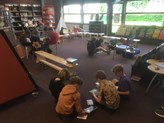 Bibliotheekbezoek De Meerkoet groep 5-6 h